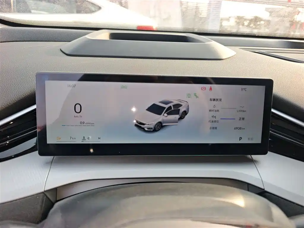 Фото 4 - Geely Preface