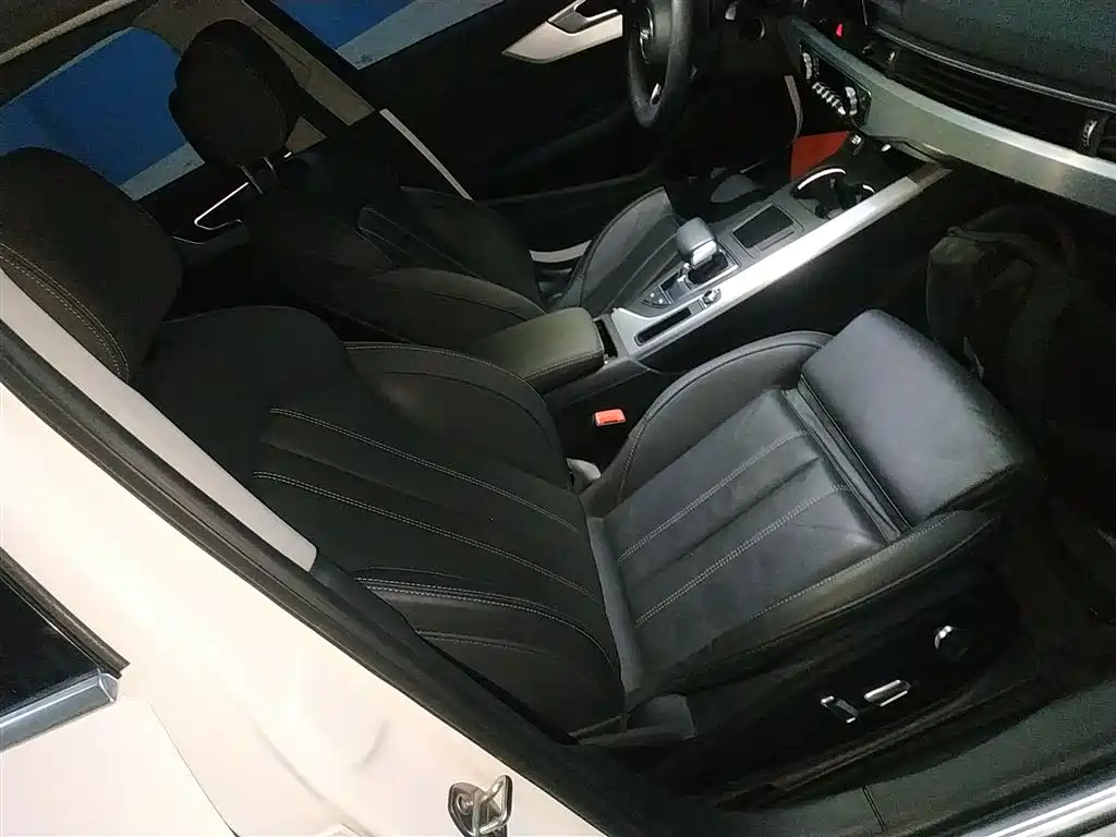 Audi A4L 2020 40 TFSI Luxury Dynamic фото 25