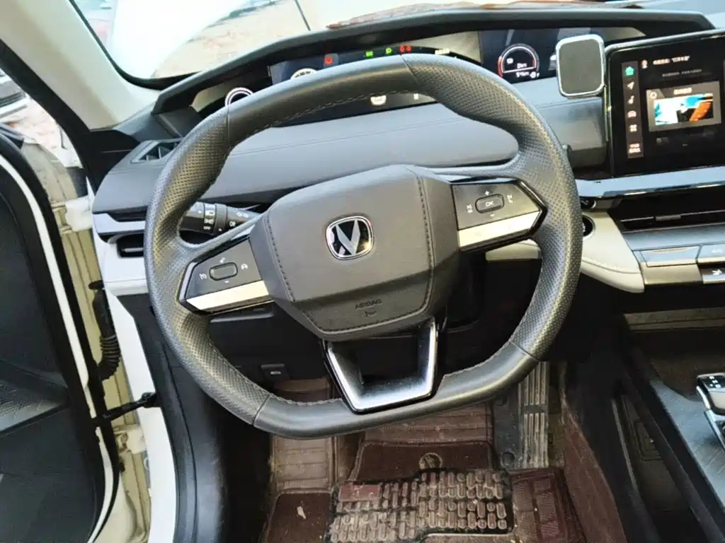 Changan UNI-V iDD 2023 2023 Smart Electric iDD 1.5T 113km Smart Fun Type (Rapid Edition)