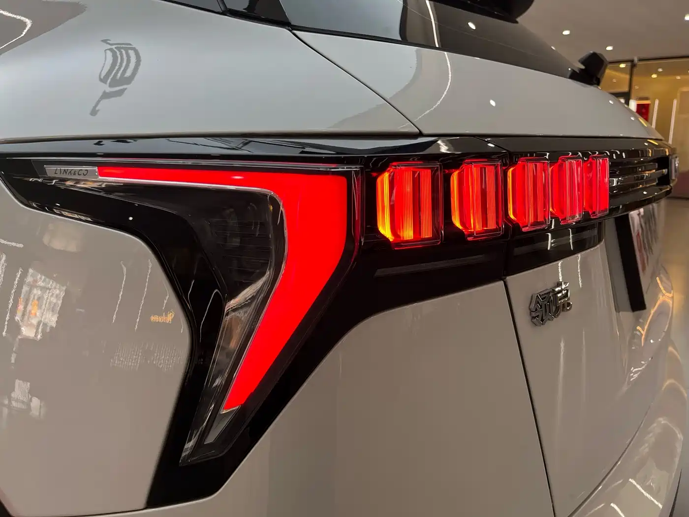 Lynk & Co 06 2023 Remix 1.5T Power Pro фото 12