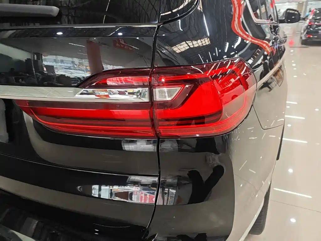 BMW X7 2021 xDrive40i Leading Luxury Package фото 8