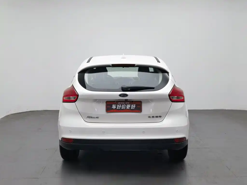 Фото 4 - Ford Focus