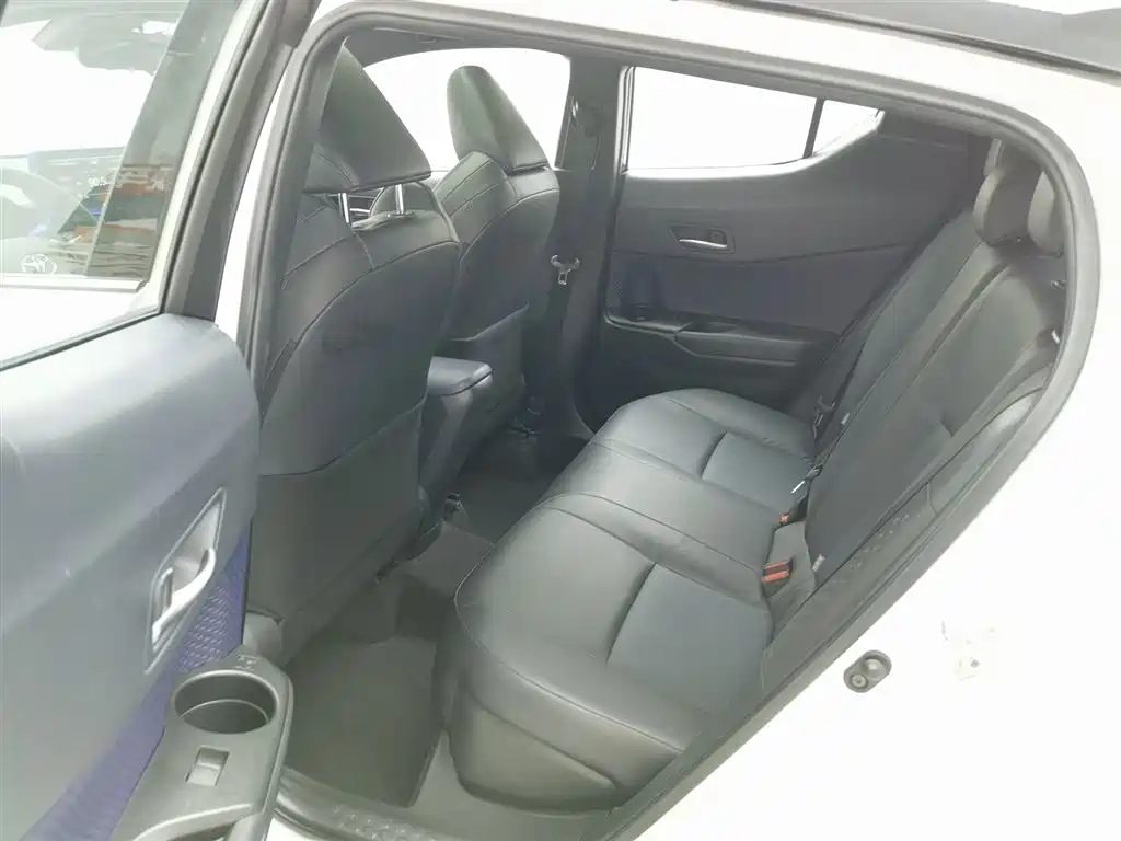 Toyota C-HR 2020 Model 2.0L Leading фото 15