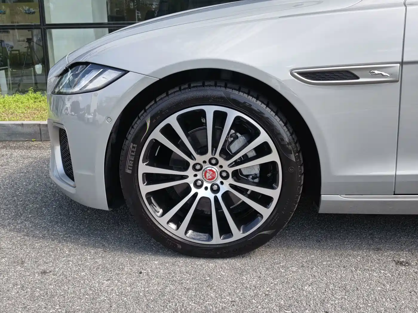 Jaguar XFL 2025 2025 2.0T P250 FWD Luxury Edition