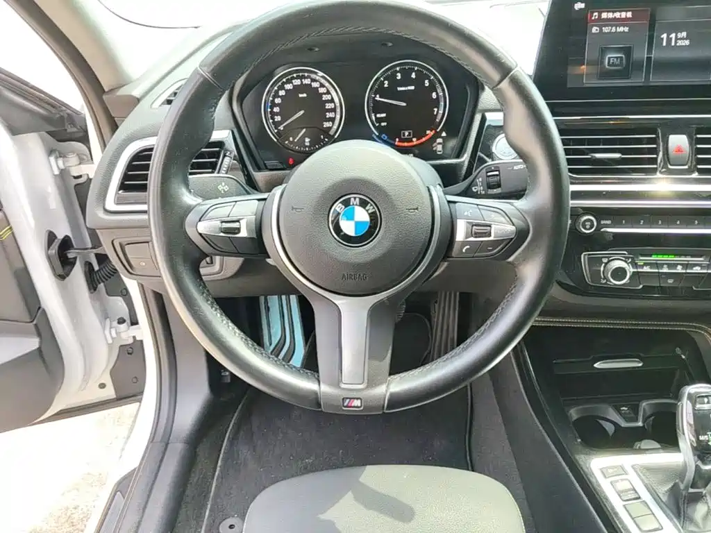 Фото 11 - BMW 1 Series