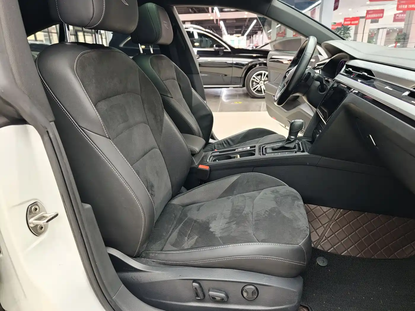 Volkswagen FAW-Volkswagen CC 2021 330TSI Dazzle Edition фото 10