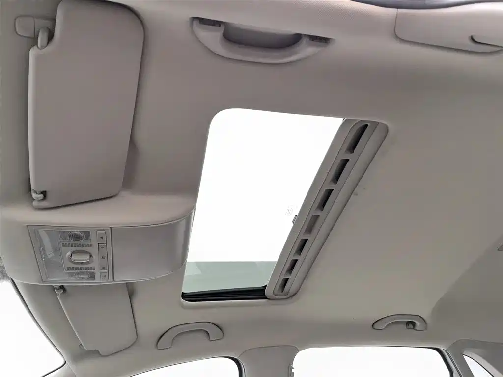 Volkswagen Polo 2013 1.6L Automatic Comfort Edition фото 14