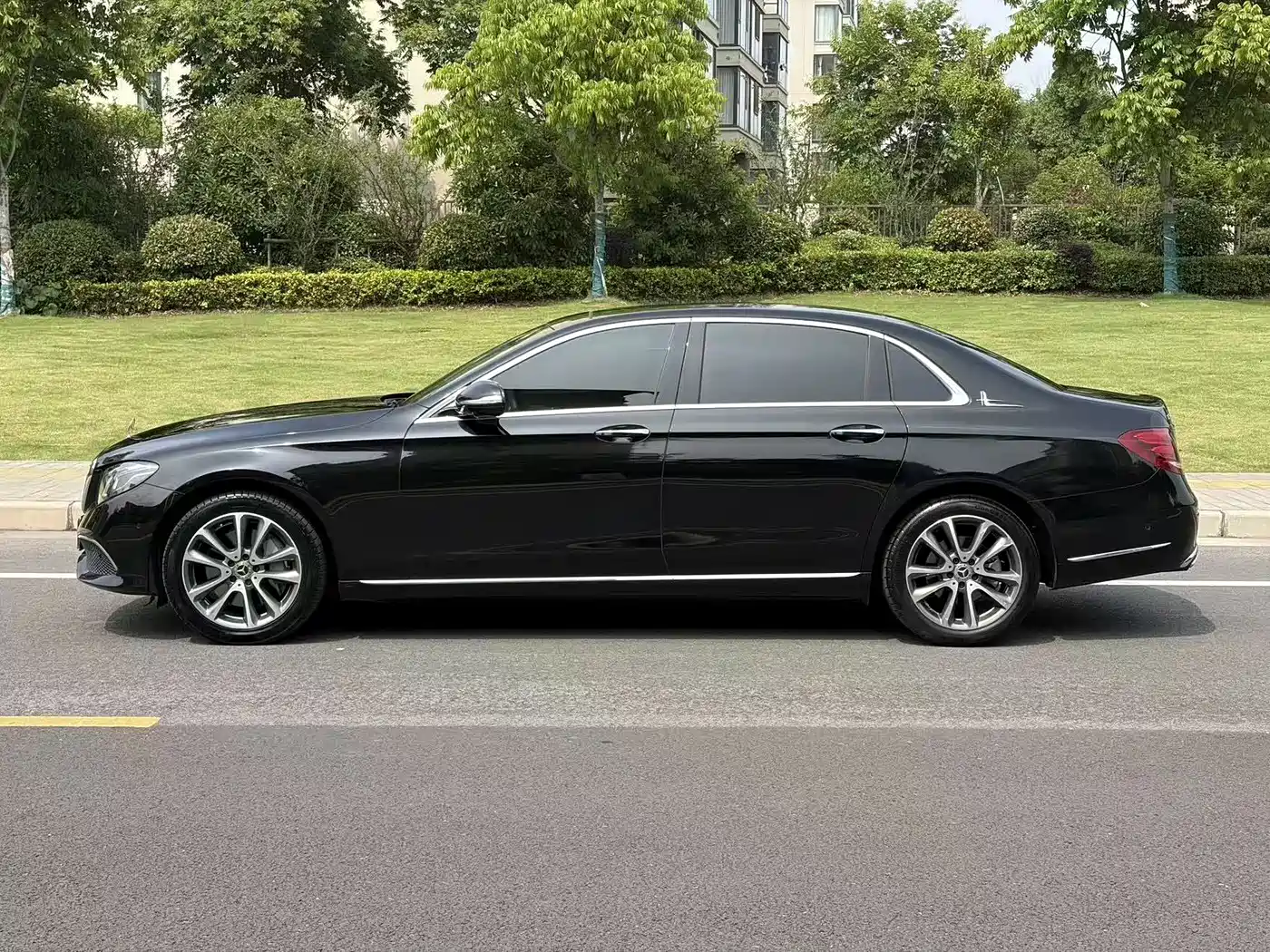 Mercedes-Benz E-Class 2018 Facelift E 300 L Fashion фото 16