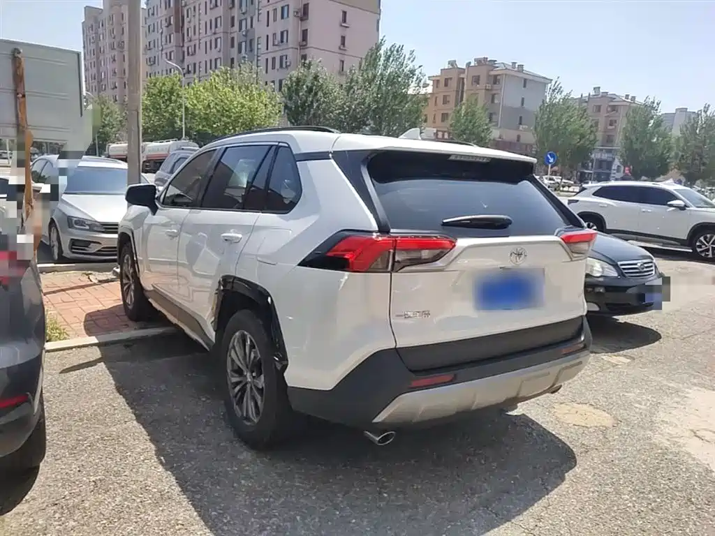 Toyota RAV4 Rongfang 2024 2.0L CVT FWD Style Plus Edition фото 5