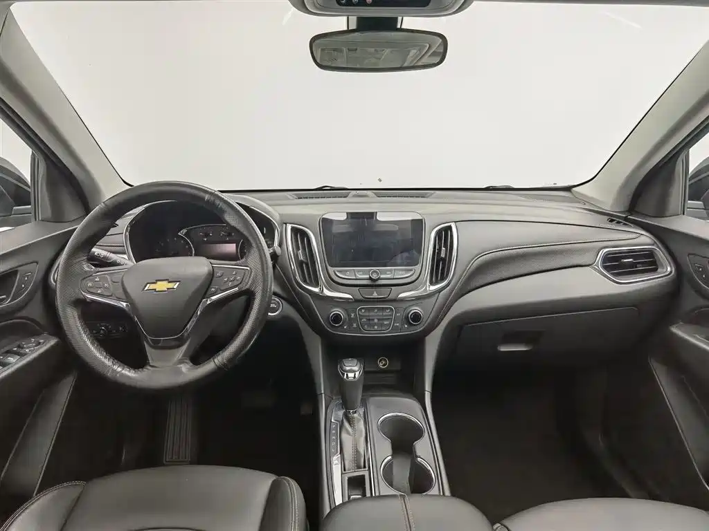 Chevrolet Equinox 2018 550T Automatic 4WD Pioneer Edition фото 5