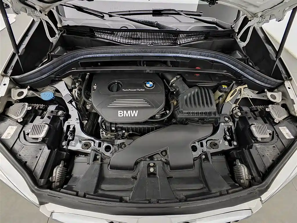 BMW X1 2018 sDrive18Li Premium Model фото 6