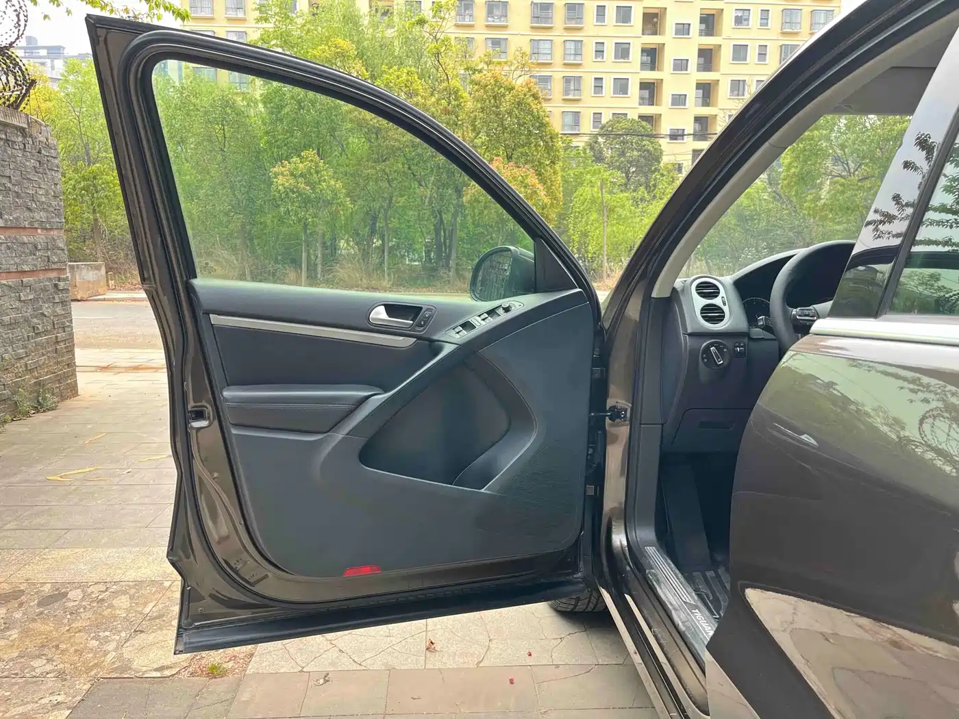 Volkswagen Tiguan 2015 1.8TSI Automatic 2WD Highline фото 13