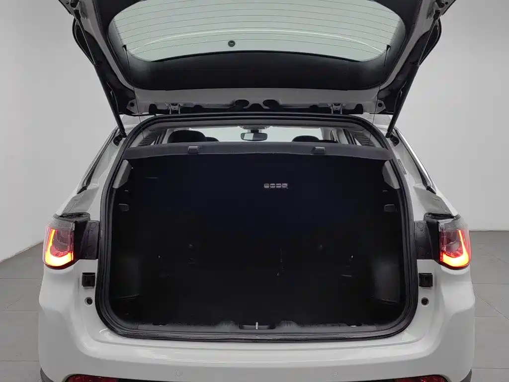 Photo 16 - Jeep Compass