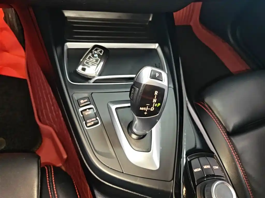 BMW 1 Series (Import) 2018 118i Sport Design Package фото 14