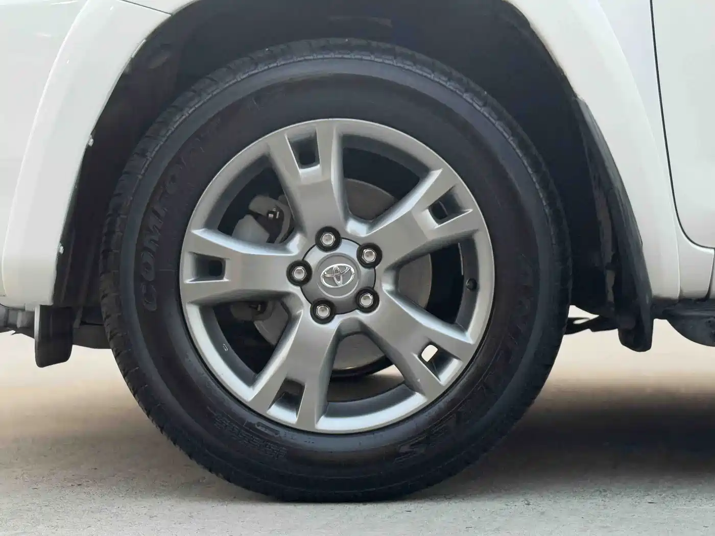 Toyota RAV4 Rongfang 2013 Special Edition 2.0L Auto Classic фото 4