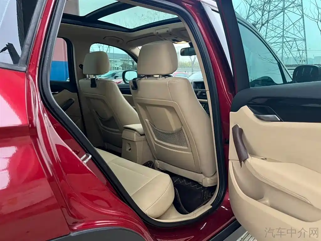 BMW X1 (Import) 2012 sDrive18i Luxury фото 9