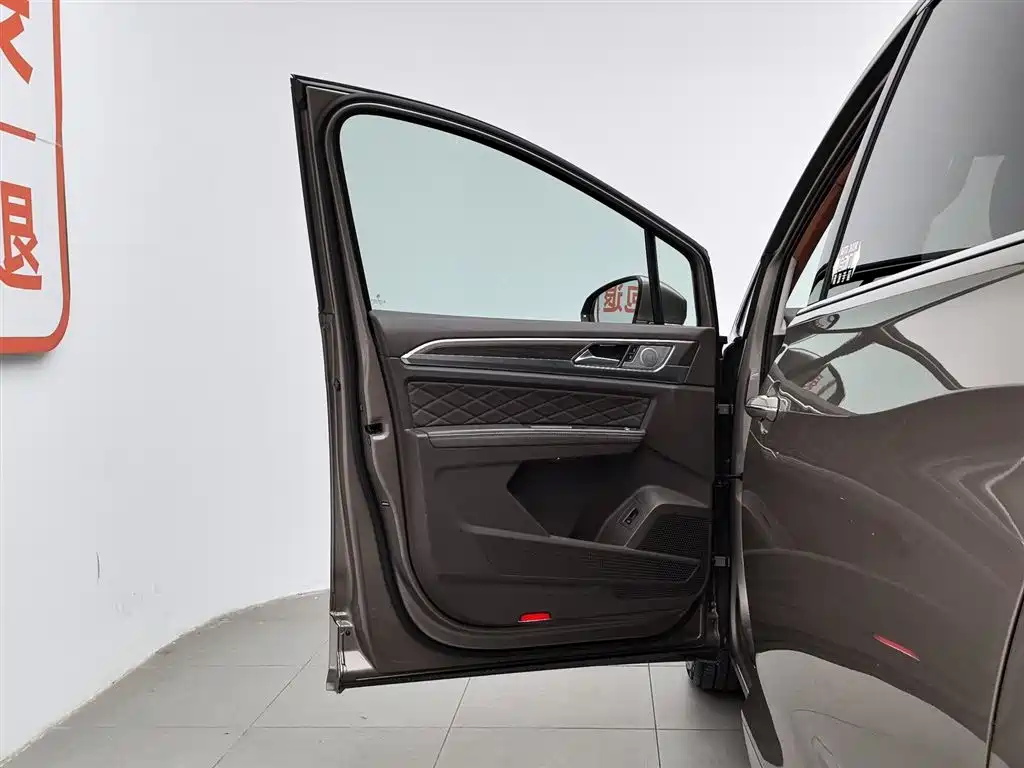Volkswagen Viloran 2020 380TSI Premium фото 8
