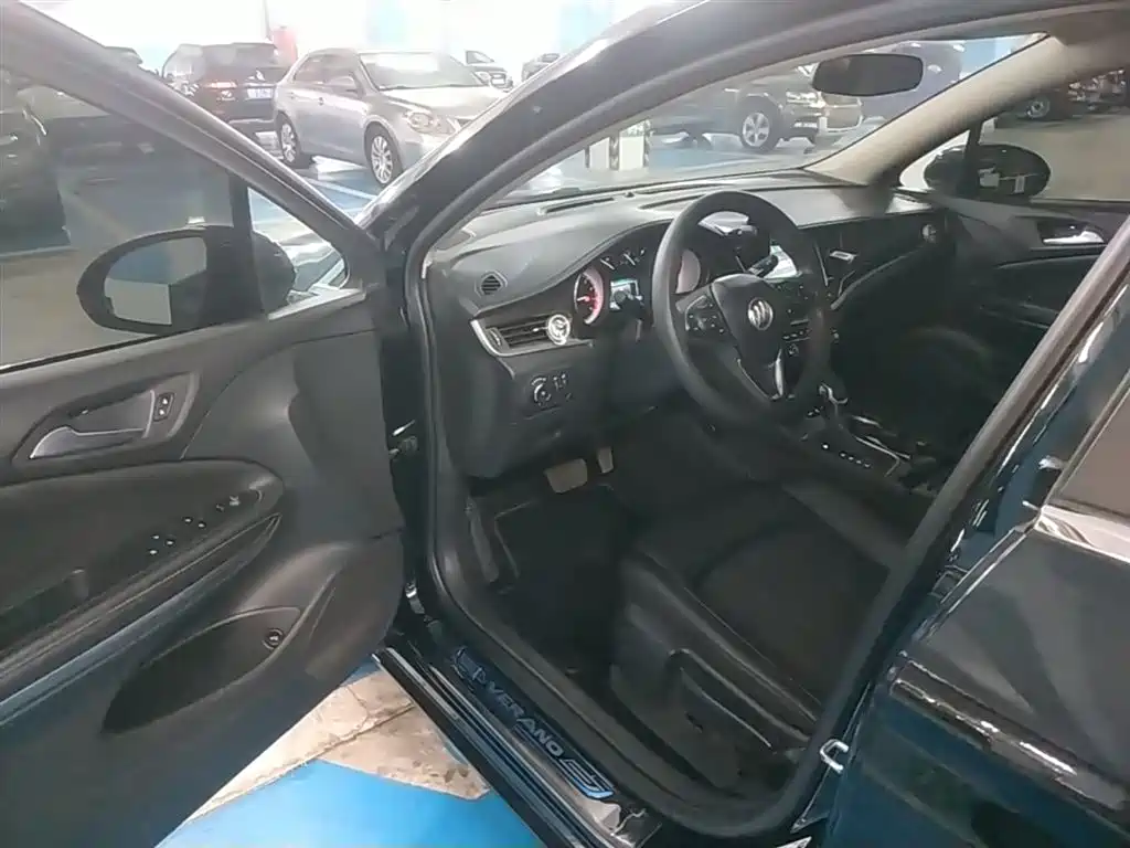 Buick Verano 2019 Sedan 20T Dual Clutch Leading фото 16