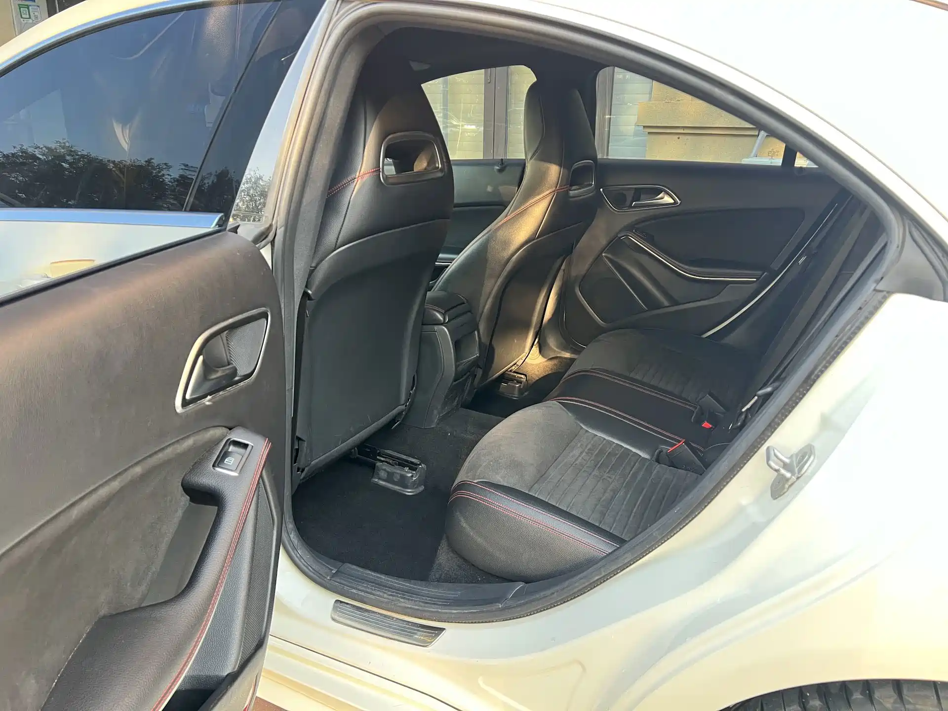Photo 14 - Mercedes-Benz CLA (Import)