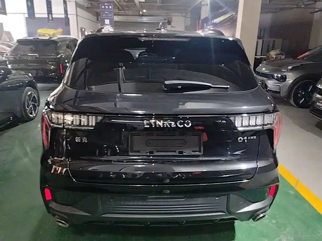 Lynk & Co 01 2021 2.0TD AWD Night Edition фото 6