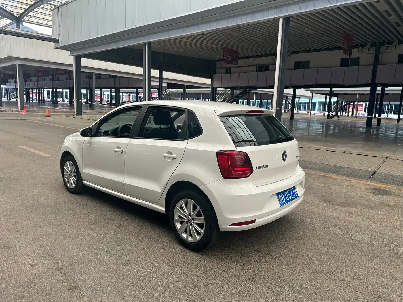 Volkswagen Polo 2014 1.6L Automatic Comfort Edition фото 7