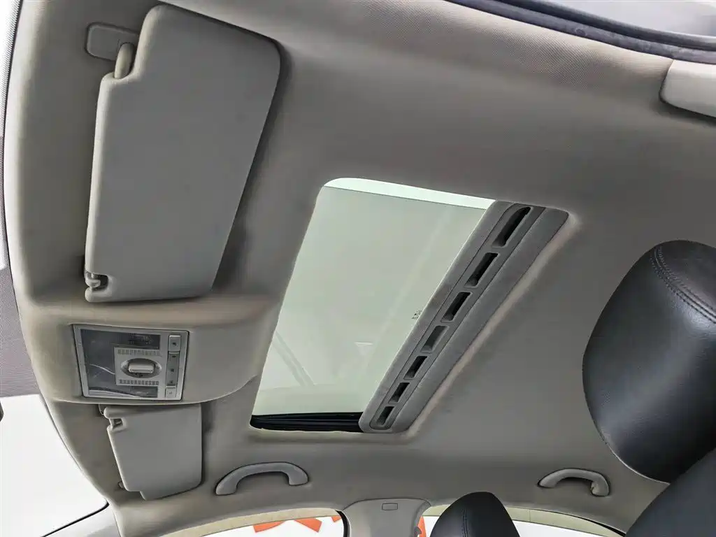 Volkswagen Santana 2013 1.6L Manual Comfort Edition фото 14