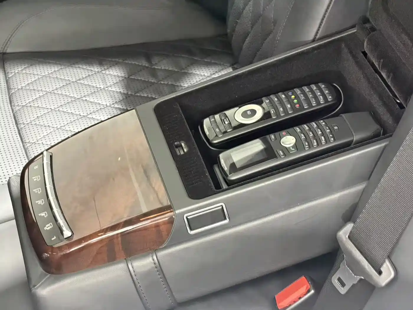 Mercedes-Benz S-Class AMG 2010 AMG S 65 фото 8