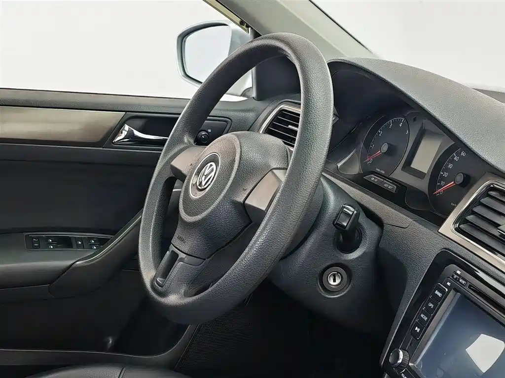 Volkswagen Santana 2013 1.6L Manual Comfort Edition фото 22
