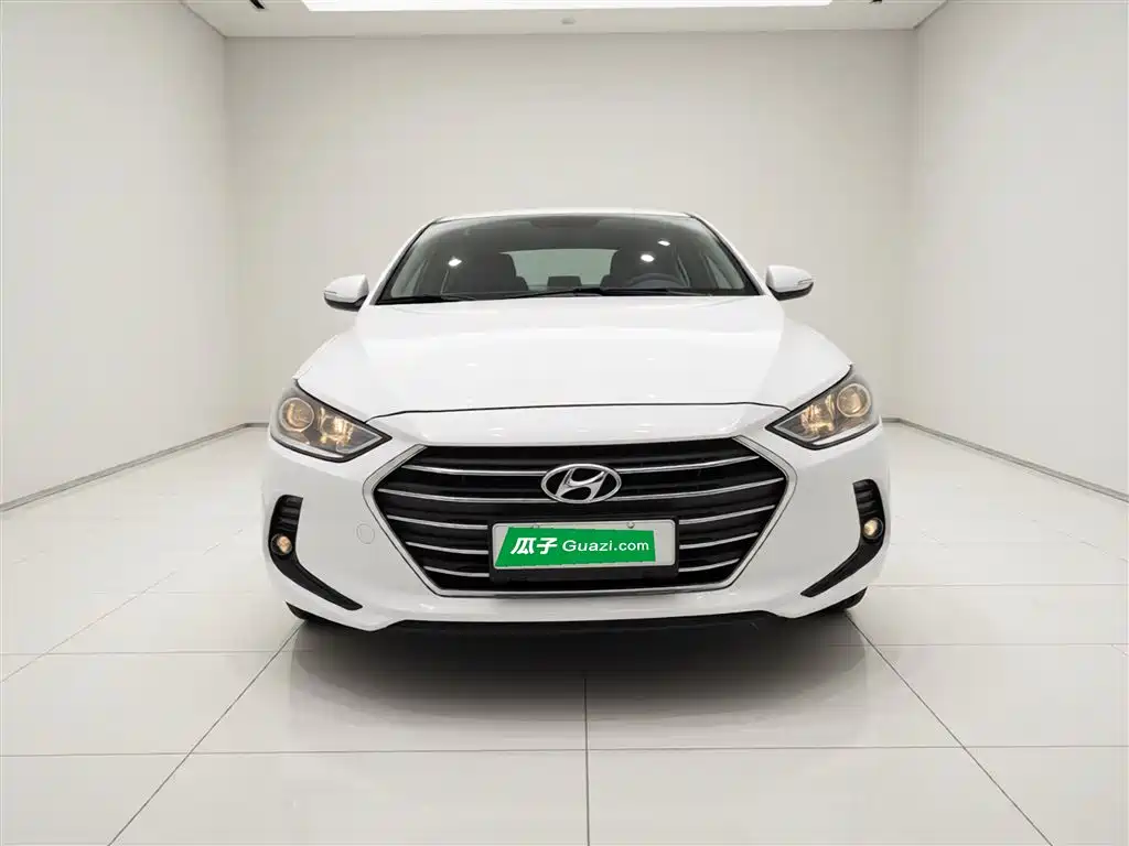 Hyundai Elantra 2016 Model 1.6L Automatic Smart Elite фото 3