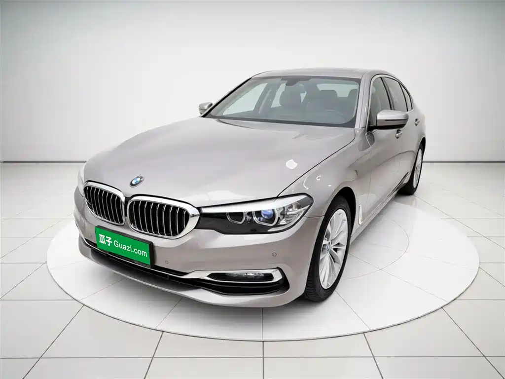 BMW 5 Series 2019 525Li Luxury Package