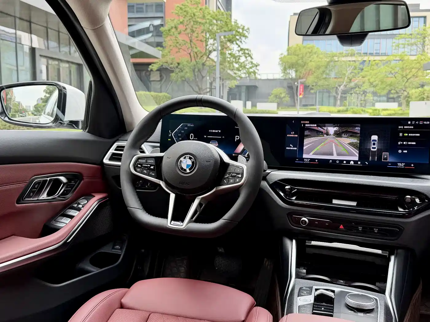 BMW 3 Series 2026 325Li M Sport Package фото 17