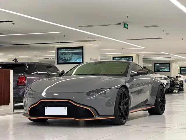 Aston Martin V8 Vantage 2018 4.0T V8 Coupe