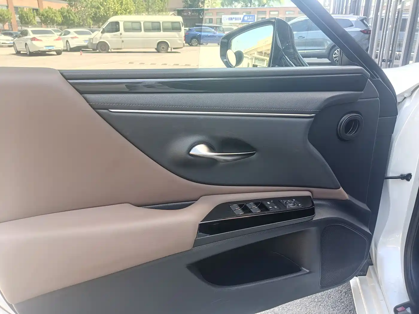 Lexus ES 2021 200 Excellence Edition фото 15