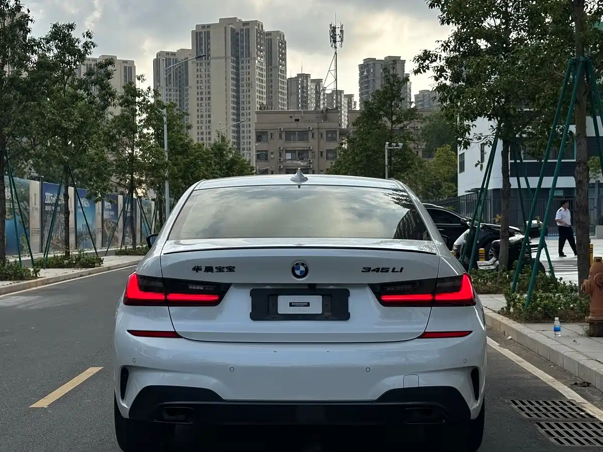 BMW 3 Series 2021 325Li M Sport Night Edition фото 4