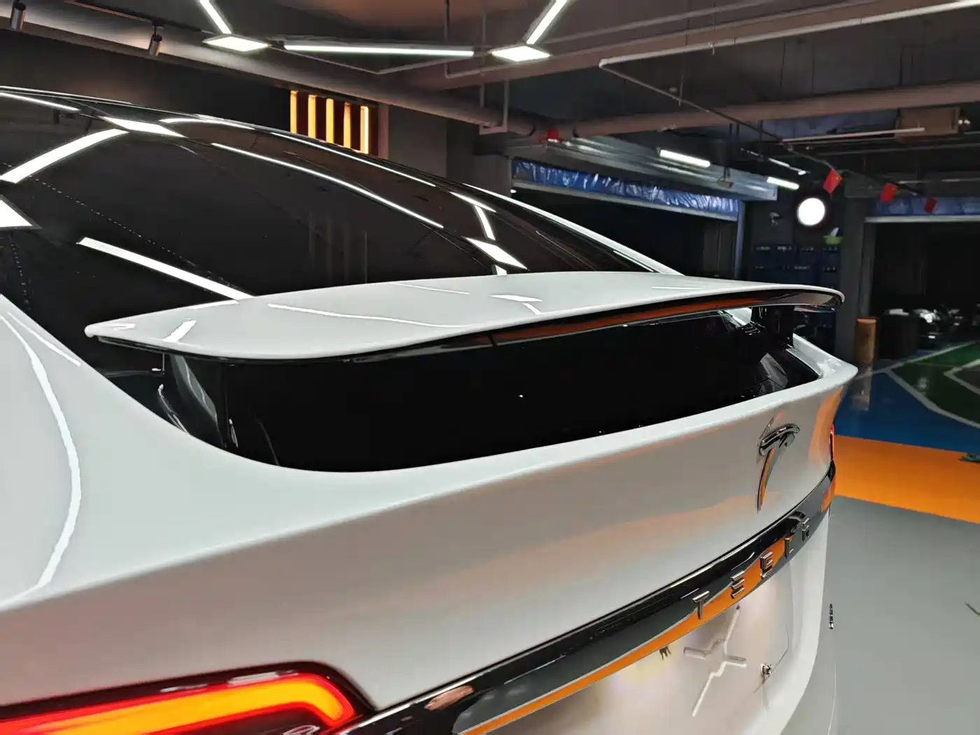 TESLA MODEL X