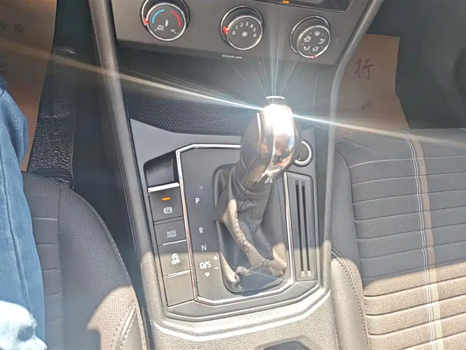 Volkswagen Lavida 2021 1.5L Automatic Vision Edition фото 16