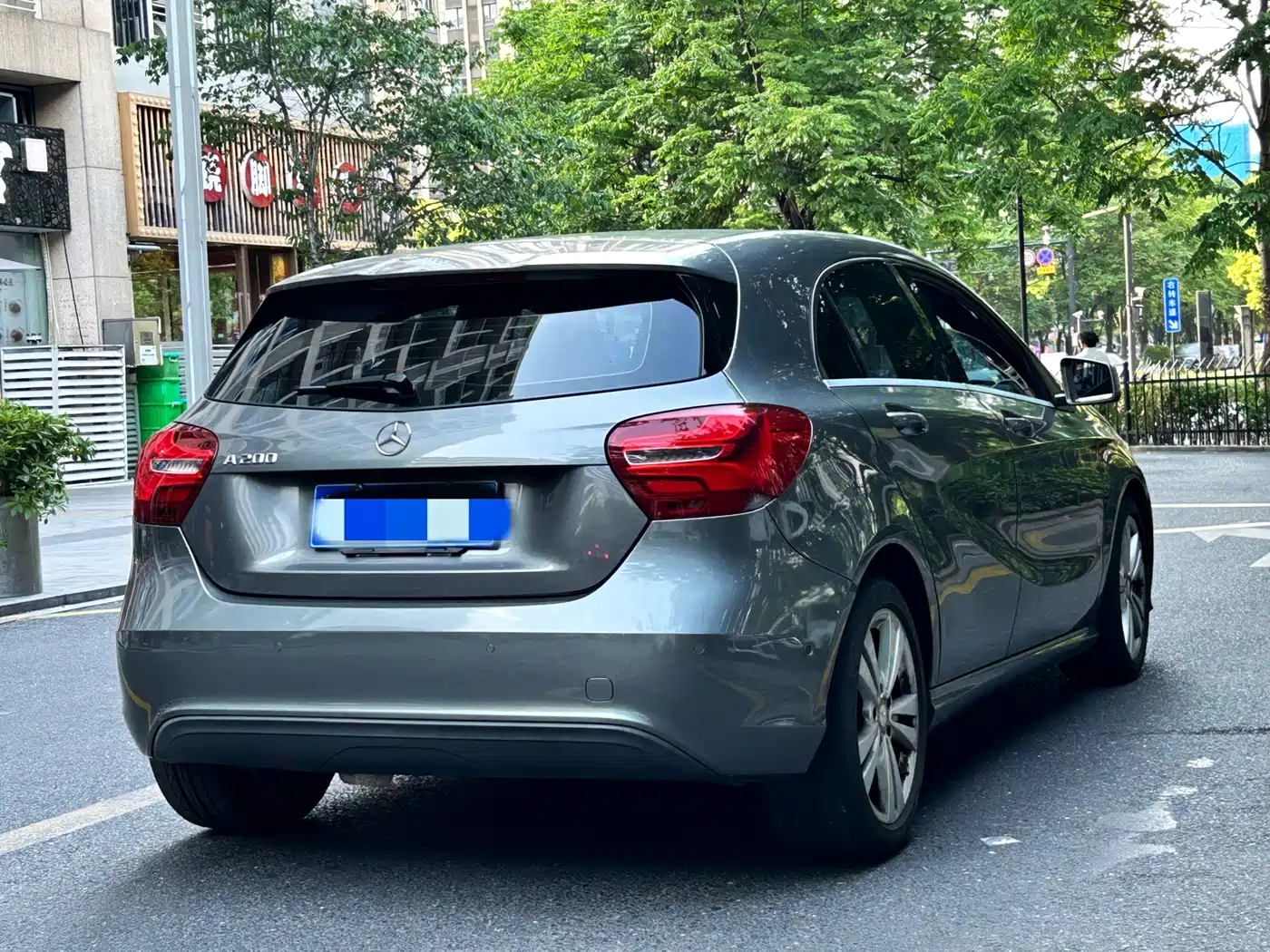 Mercedes-Benz A-Class (Import) 2016 A 200 Dynamic фото 6