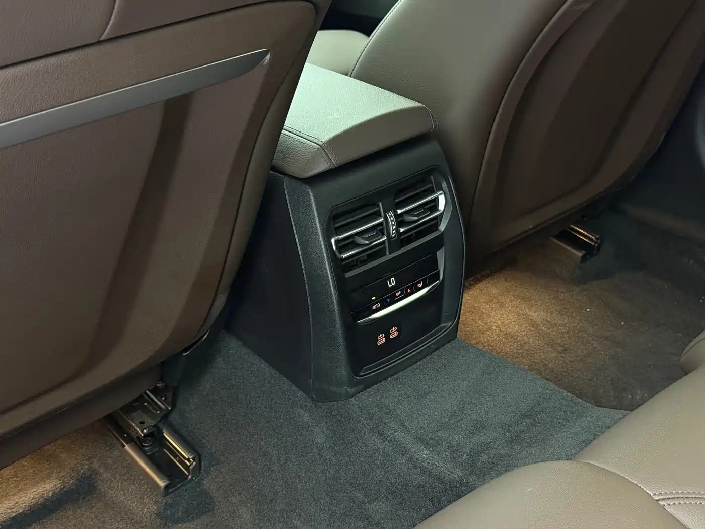 BMW 3 Series 2024 320i M Sport Package фото 14