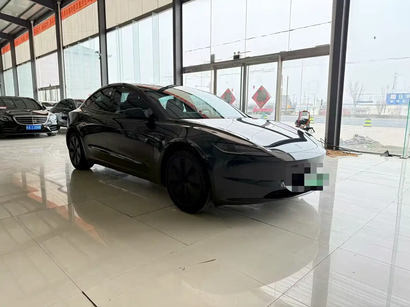TESLA MODEL 3