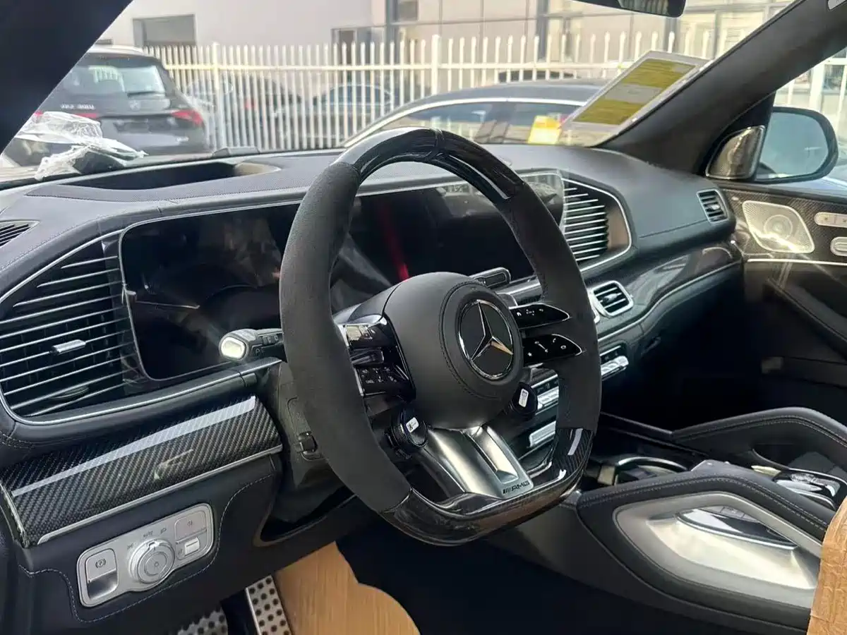 Mercedes-Benz GLS AMG 2024 AMG GLS 63 4MATIC+ фото 3