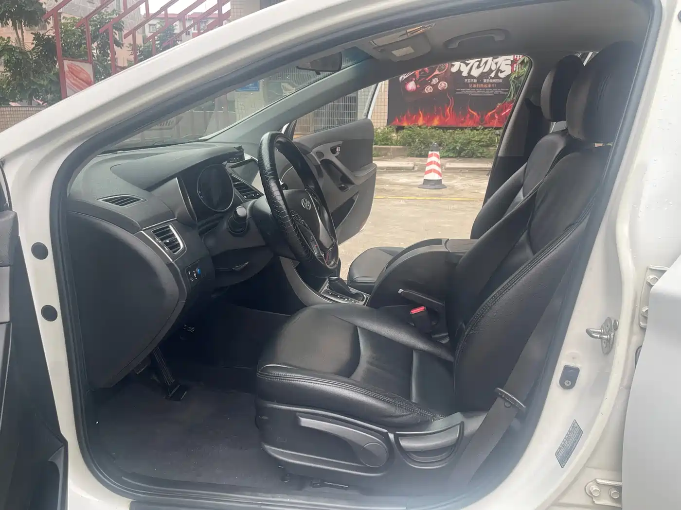 Hyundai Langdong 2016 1.6L Automatic Smart Edition фото 9