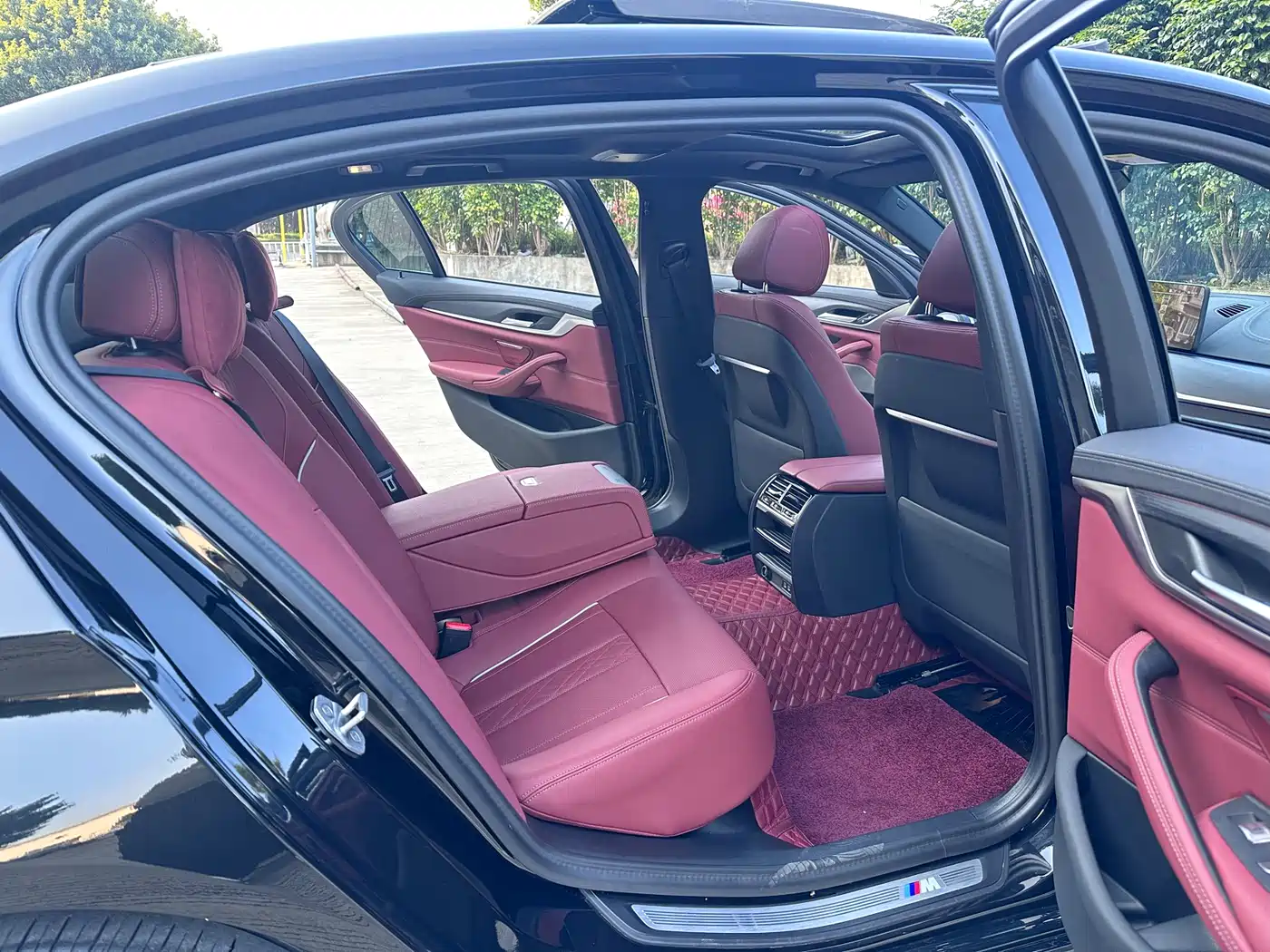 BMW 5 Series 2023 Facelift 530Li Leading M Sport Package фото 18