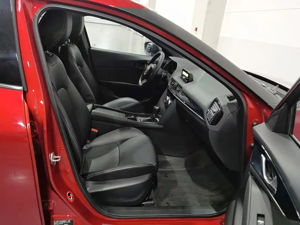 Photo 23 - Mazda CX-4