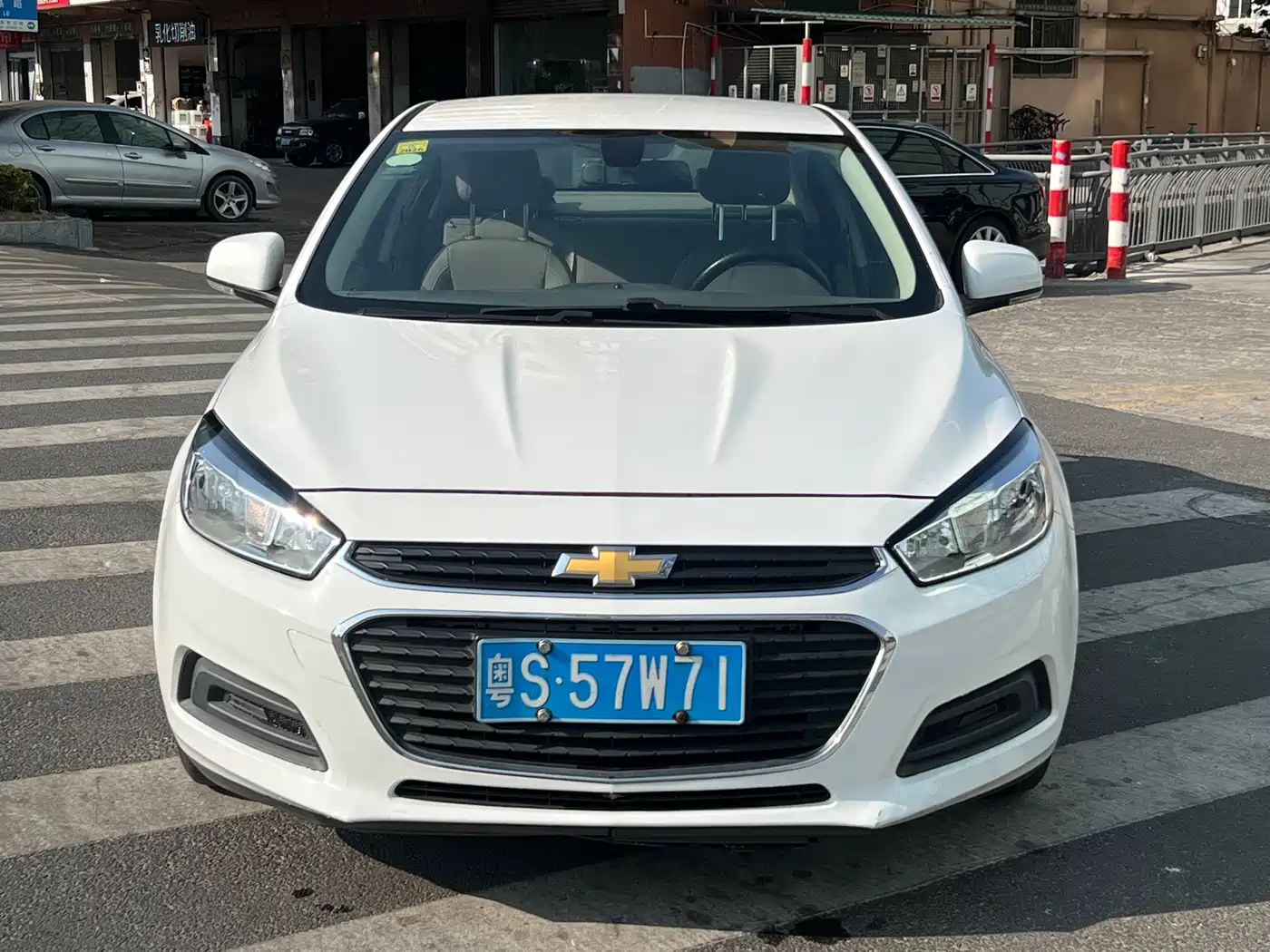 Chevrolet Cruze 2015 1.5L Automatic Fashion Navigation Edition фото 2