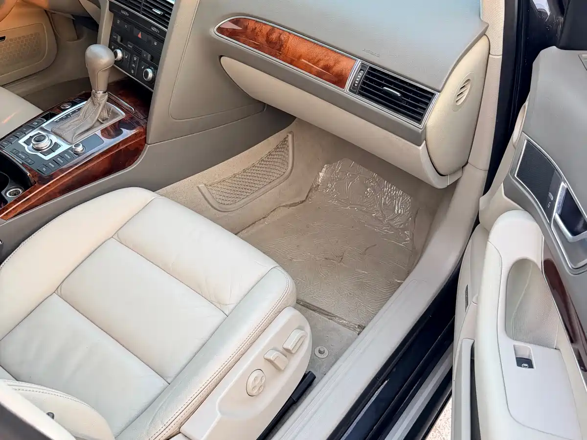 Photo 12 - Audi A6L