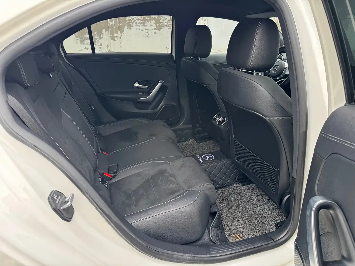 Mercedes-Benz A-Class 2020 Facelift A 220 L 4MATIC Sport Sedan фото 19