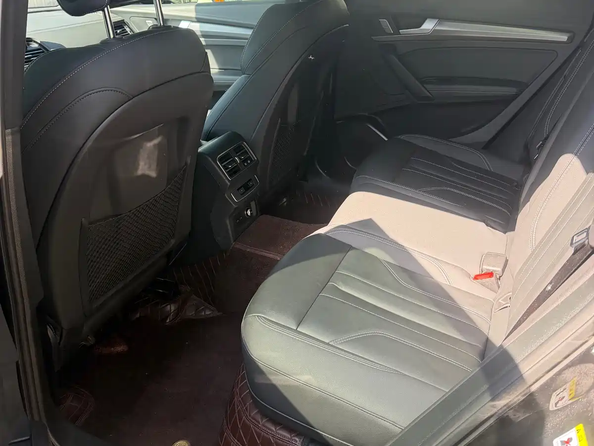 Audi Q5L 2023 40T Luxury Dynamic фото 4