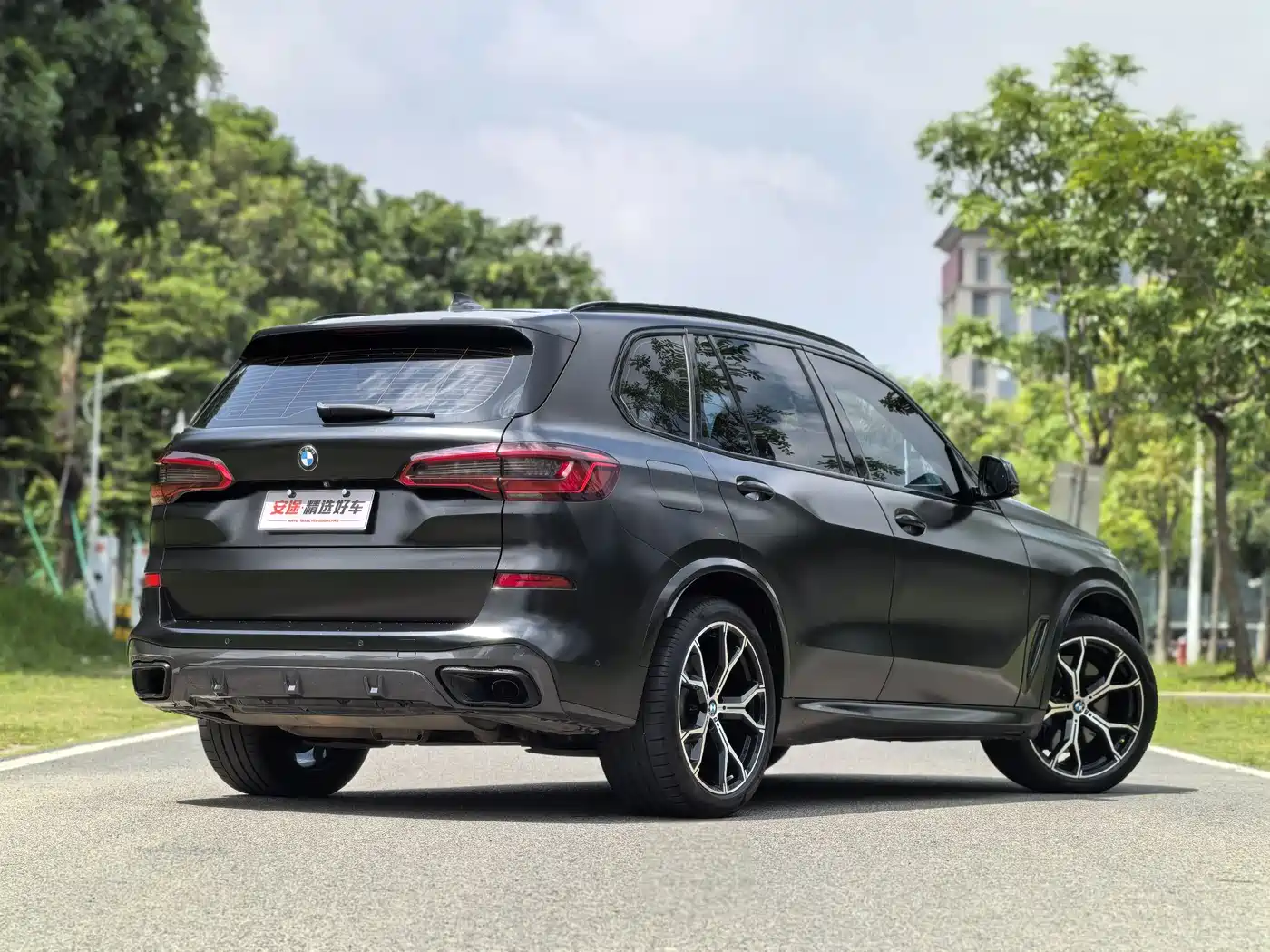 BMW X5 (Import) 2019 xDrive40i Exclusive M Sport Package фото 3