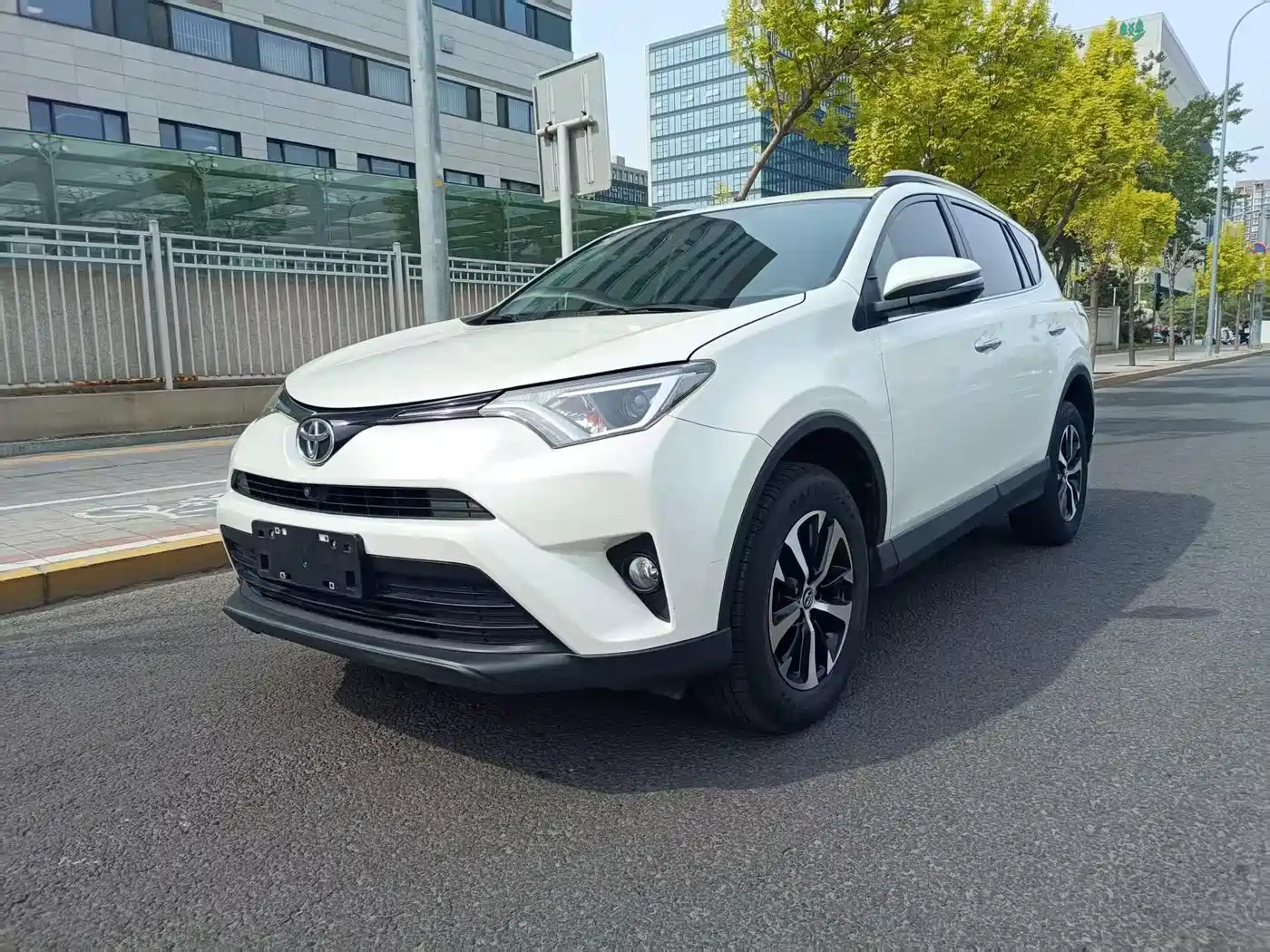 Toyota RAV4 Rongfang 2016 2.0L CVT 2WD Trend (China V)