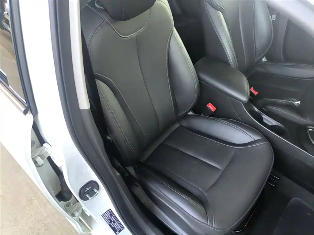 Buick Excelle 2021 Facelift Exemplar 1.5L Auto Progressive фото 25